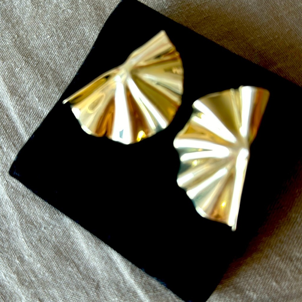 Shop soko Bidu fanned stud earrings